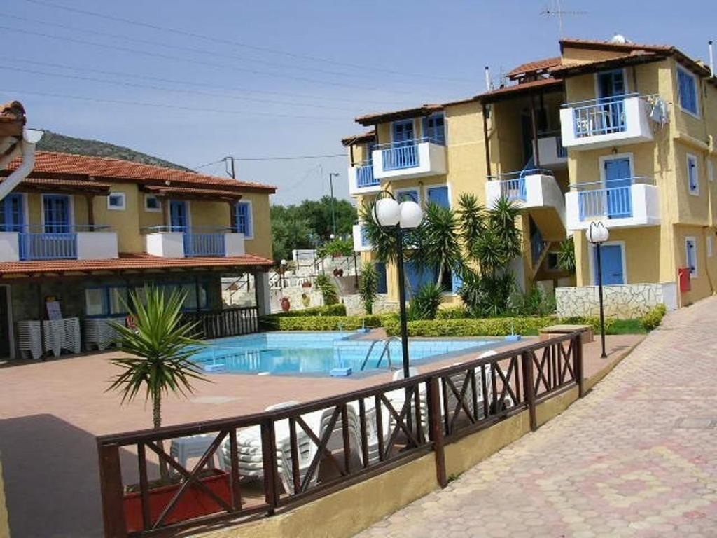 Mareva Hotel Apartments 赫索尼索斯 外观 照片